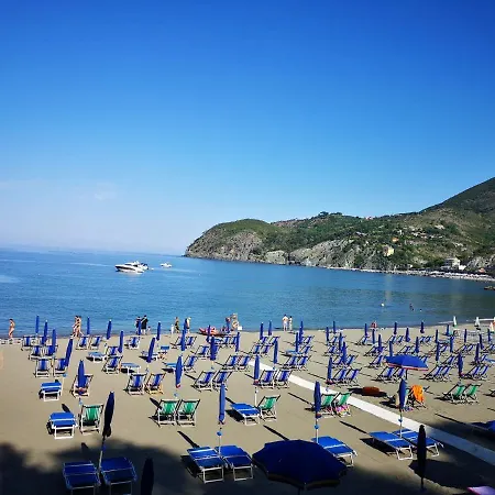 Elegant And Sea View Excelsior * Levanto