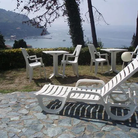 Elegant And Sea View Excelsior Apartment