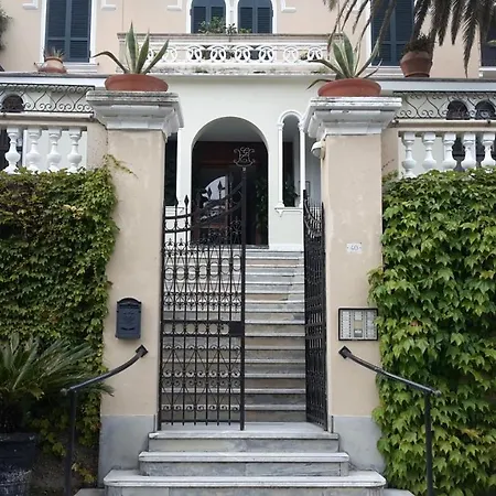Elegant And Sea View Excelsior Apartment *