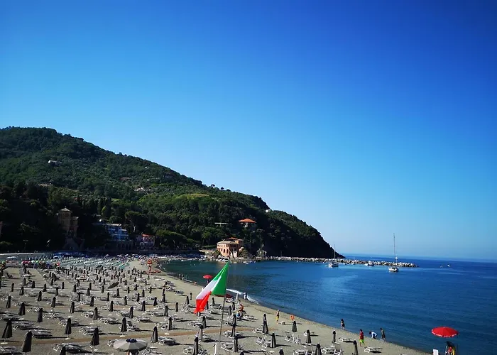 Elegant And Sea View Excelsior 아파트