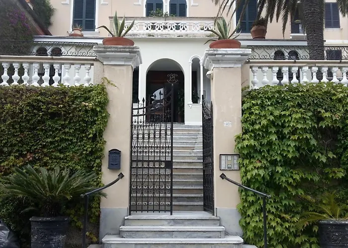 Elegant And Sea View Excelsior 아파트 *